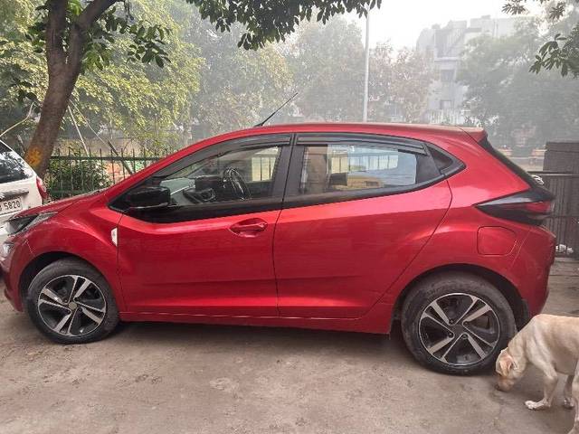 https://images10.gaadi.com/usedcar_image/4318392/original/2d2fbce2fbb45dbd345b655eb954ea39.jpg?imwidth=6402