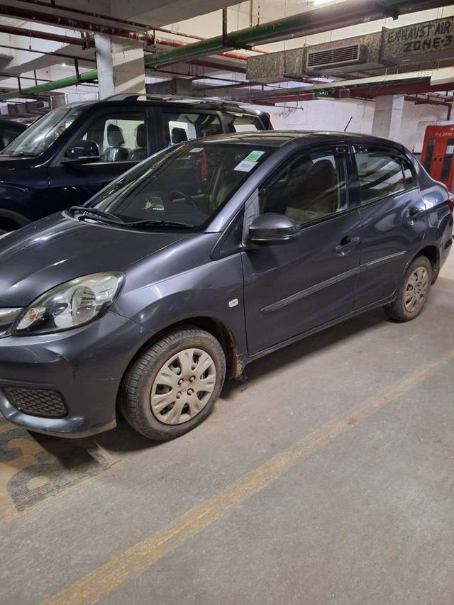 https://images10.gaadi.com/usedcar_image/4318485/original/2baafeee50b57c17291ec4c3d55f70eb.jpg?imwidth=6400