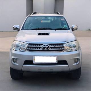 Toyota Fortuner 2009-2011 Toyota Fortuner 3.0 Diesel