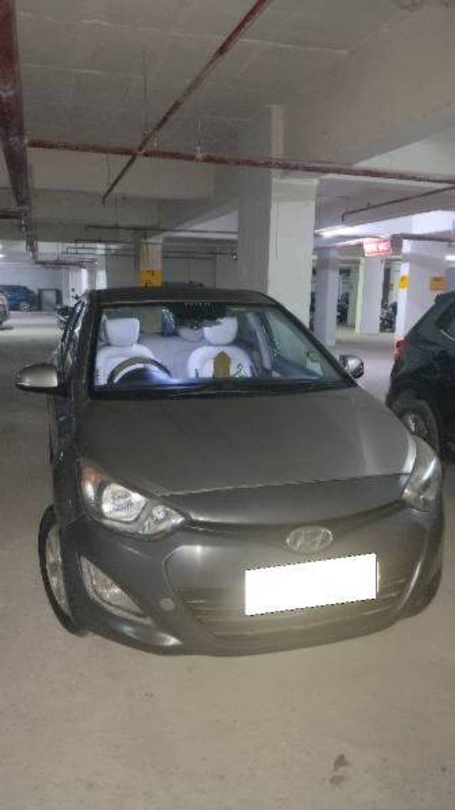 https://images10.gaadi.com/usedcar_image/4318521/original/601fc49eb1867f7ccd90a5a049fb6d7f.jpg?imwidth=6402