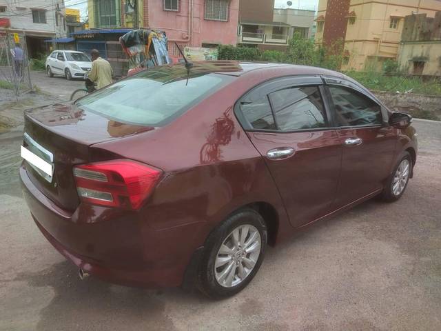 https://images10.gaadi.com/usedcar_image/4318531/original/processed_13a9dd8405cbb2f8fff8e03ca236f5d0.jpg?imwidth=6402