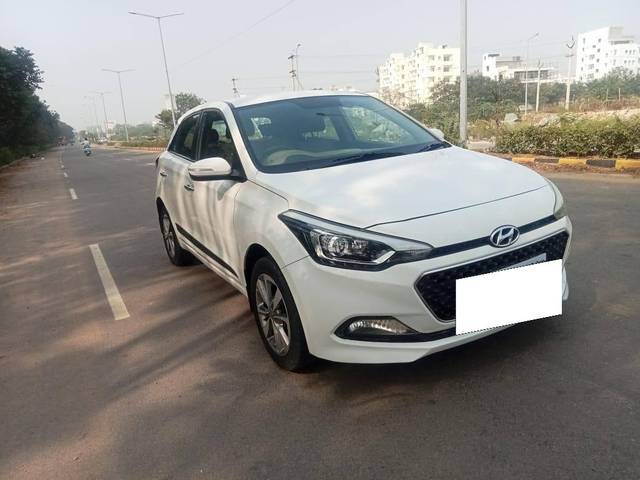 https://images10.gaadi.com/usedcar_image/4318540/original/processed_512caaa98ec2a7276841902825e65e2e.jpg?imwidth=6400