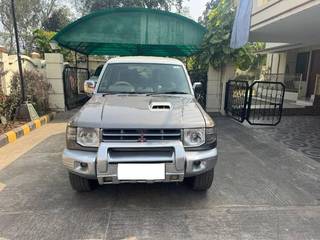 Mitsubishi Pajero 2002-2012 Mitsubishi Pajero 2.8 SFX BSIII Dual Tone