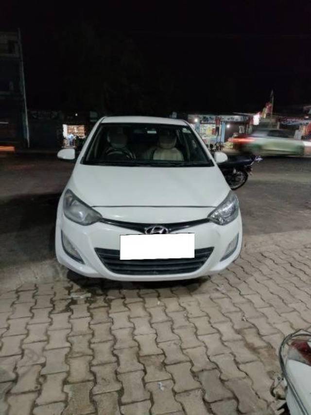 https://images10.gaadi.com/usedcar_image/4318587/original/processed_83287db3-f213-40c0-9858-03f4fa5e7dbf.jpg?imwidth=6400