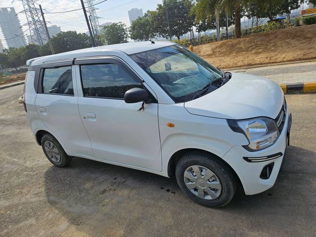 https://images10.gaadi.com/usedcar_image/4318598/original/processed_c256dcabd617a5749f240ea769d6092d.jpg?imwidth=6400