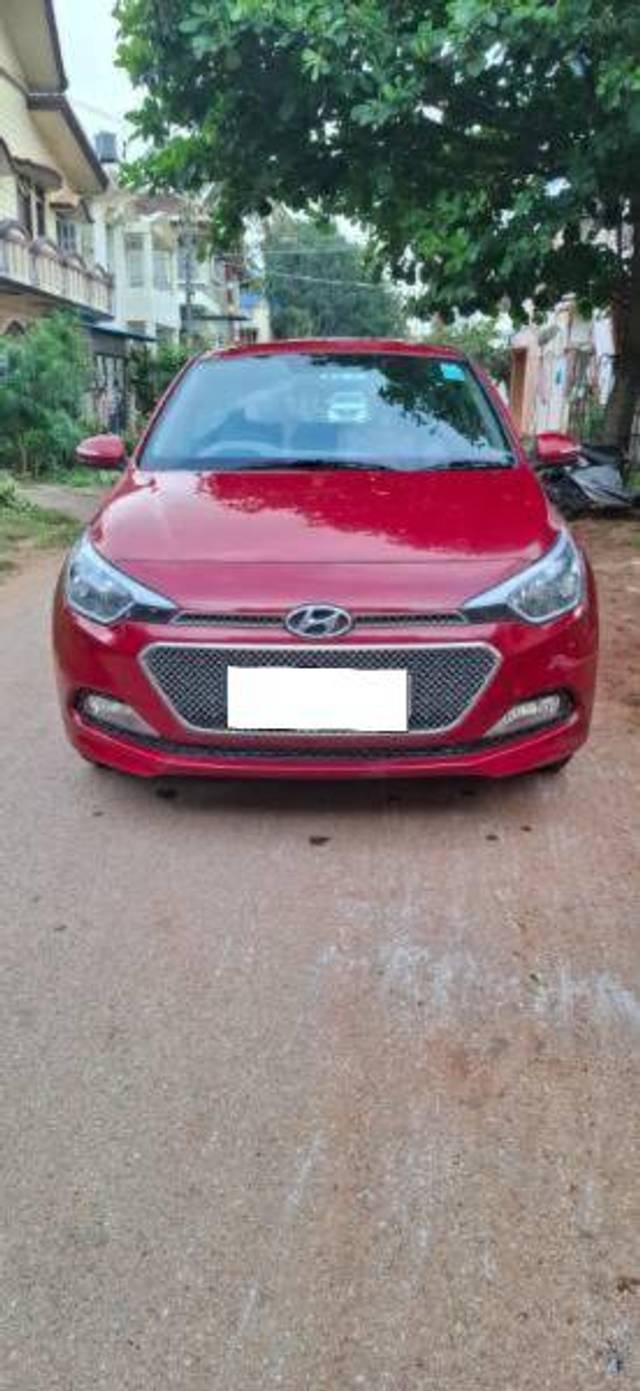 https://images10.gaadi.com/usedcar_image/4318664/original/15031874ce3dbc7e513907709b87f4ae.jpg?imwidth=6400