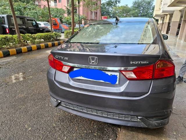 https://images10.gaadi.com/usedcar_image/4318695/original/1646a2a01758359590b1af8c74766482.jpg?imwidth=6400