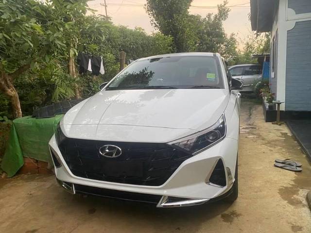 https://images10.gaadi.com/usedcar_image/4318749/original/processed_d56e509b-c914-4cba-9e96-201572deb1ad.jpeg?imwidth=6400