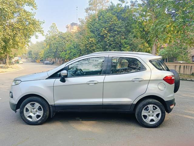 https://images10.gaadi.com/usedcar_image/4318759/original/c9c5706ce2c96ffb01bd55e58d4e0ea0.jpg?imwidth=6402