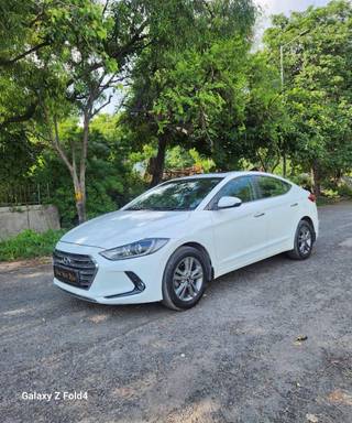 Hyundai Elantra 2015-2019 Hyundai Elantra 2.0 SX Option AT