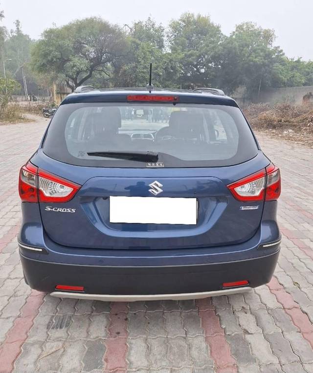 https://images10.gaadi.com/usedcar_image/4318793/original/processed_fc4192f0175f23b1e6e5108c6e35a8ec.jpg?imwidth=6401