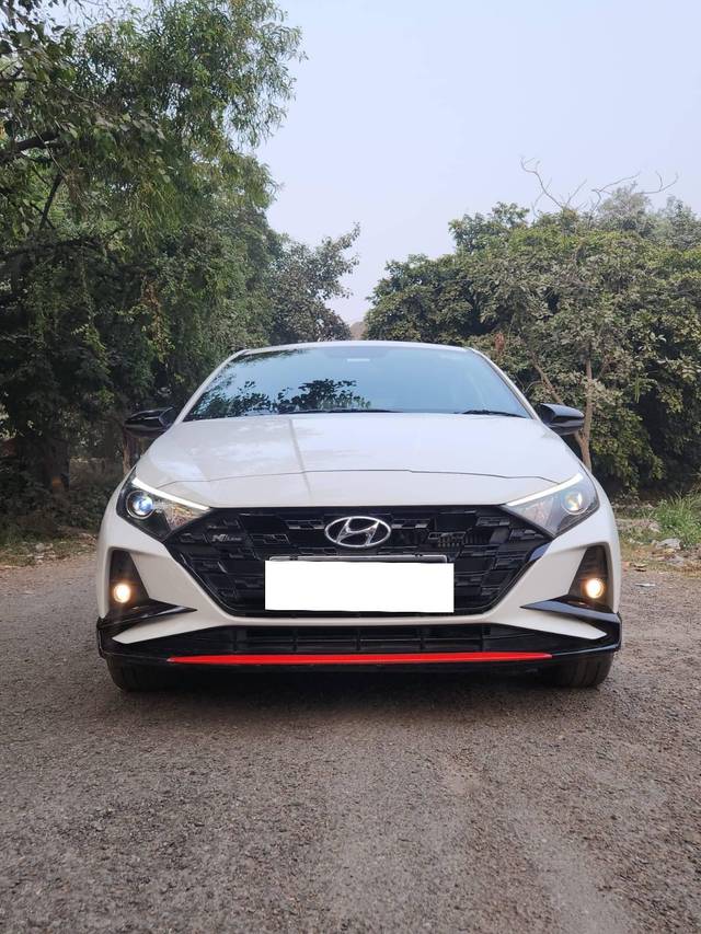 https://images10.gaadi.com/usedcar_image/4318807/original/processed_107cf036ae3f54db8c1cd9195b9ff21b.jpg?imwidth=6400