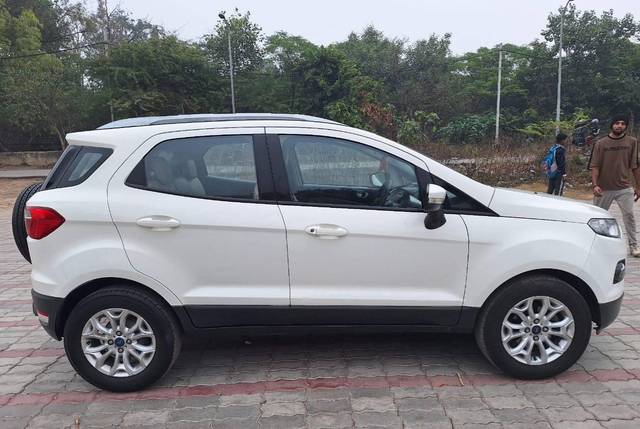 https://images10.gaadi.com/usedcar_image/4318820/original/processed_e9acdeec84550aff229cb0609ff58711.jpg?imwidth=6401