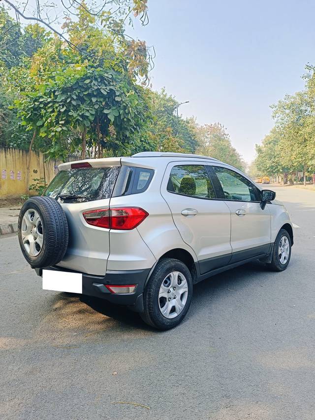 https://images10.gaadi.com/usedcar_image/4318825/original/processed_52775e7e1f2c5c7580da30a174452245.jpg?imwidth=6401