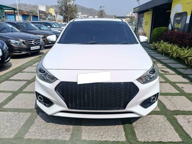 https://images10.gaadi.com/usedcar_image/4318828/original/processed_c6b7445ec95f249f977095b68785f5ea.jpg?imwidth=6402