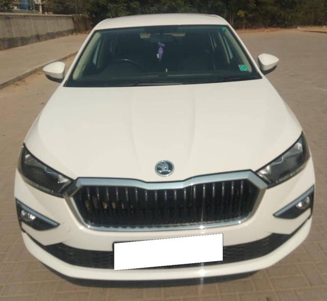 https://images10.gaadi.com/usedcar_image/4318872/original/processed_7b128d7c0e0fa77ac31582dbaaf9cb7b.jpg?imwidth=6401