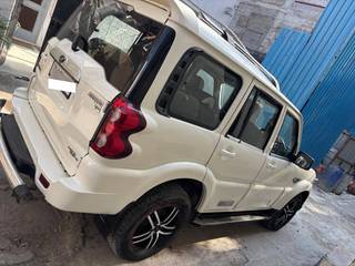 Mahindra Scorpio 2014-2022 Mahindra Scorpio S7 140 BSIV