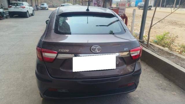 https://images10.gaadi.com/usedcar_image/4318901/original/09aa09074f5883bb7d923f6d6e3470c1.jpg?imwidth=6401