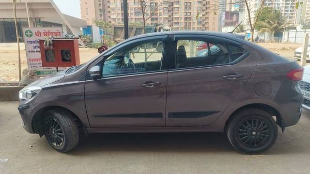 https://images10.gaadi.com/usedcar_image/4318901/original/79b7ebb2010398c0579d65566282723b.jpg?imwidth=6402