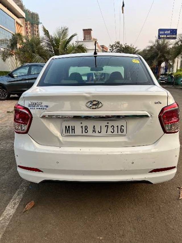 https://images10.gaadi.com/usedcar_image/4318959/original/f5cf3f890efdd11aead3775cae13db2c.jpeg?imwidth=6401