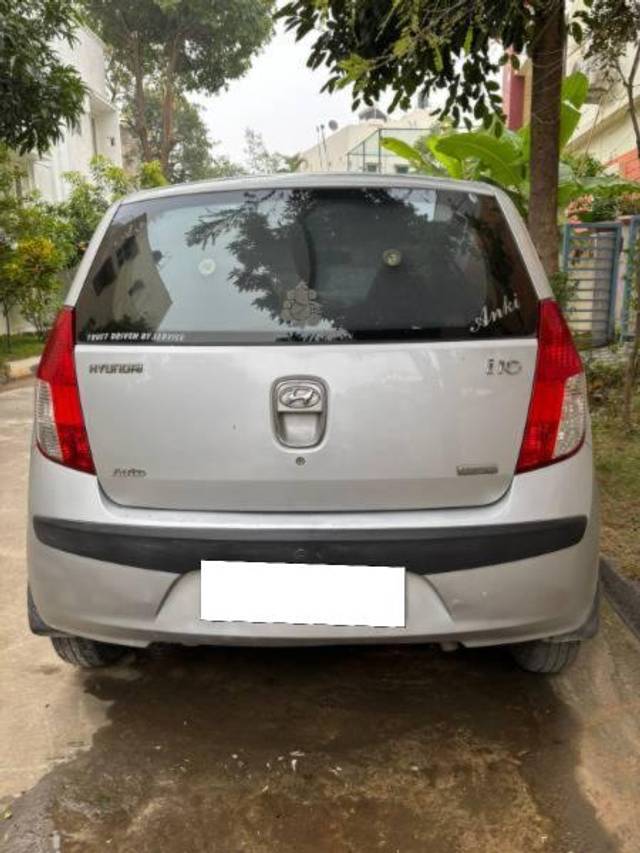 https://images10.gaadi.com/usedcar_image/4318968/original/processed_68d99a09-a47e-4608-b732-214dff80e36b.jpg?imwidth=6402