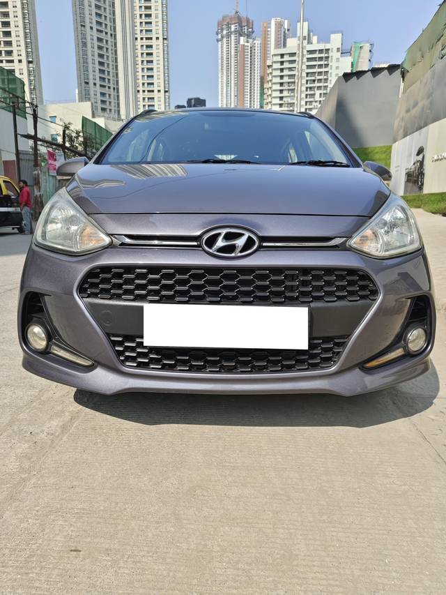 https://images10.gaadi.com/usedcar_image/4318980/original/processed_54fbf27e2731ab7632202cee2dc05c5c.jpeg?imwidth=6400