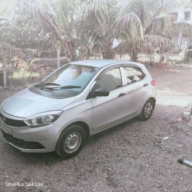 https://images10.gaadi.com/usedcar_image/4319036/original/processed_6c319114-896b-487c-9a2c-097f7a797d86.jpg?imwidth=6400