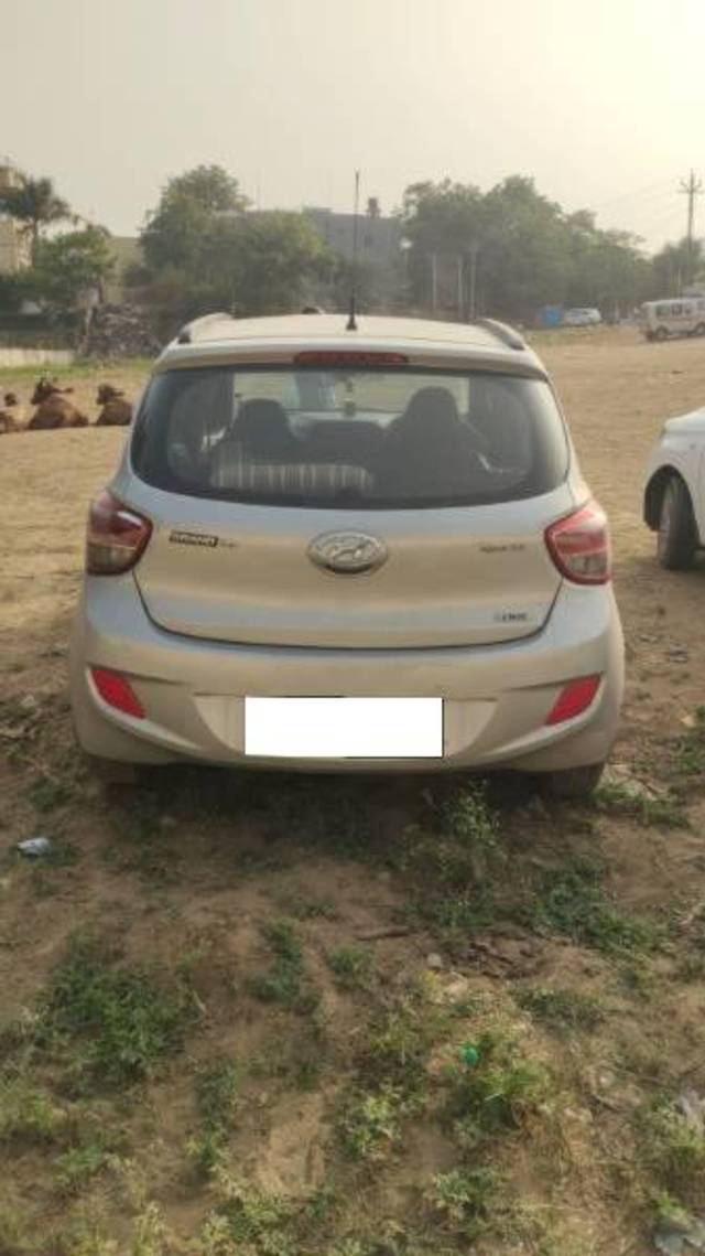 https://images10.gaadi.com/usedcar_image/4319047/original/processed_e5ad73b5-38a1-4293-8634-c73bd3e874d0.jpg?imwidth=6401