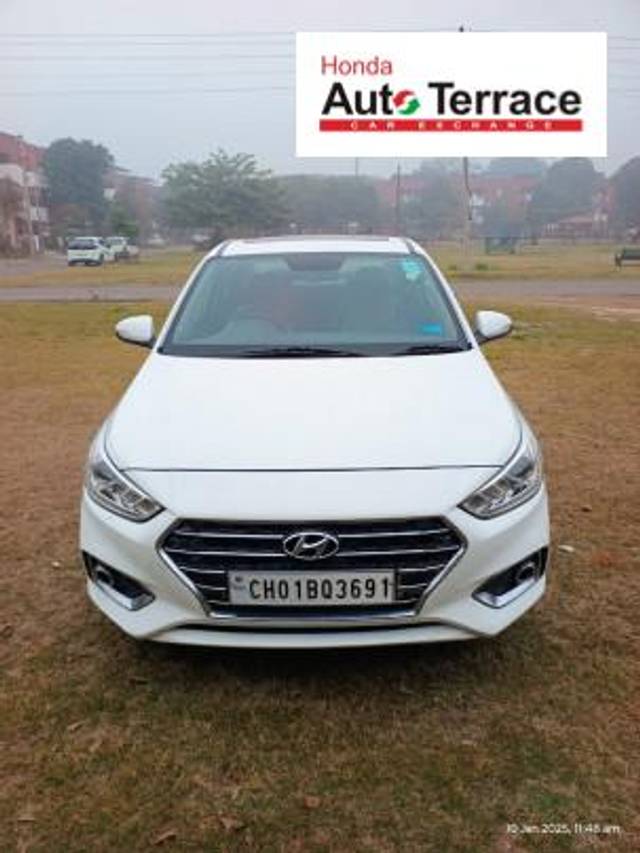 https://images10.gaadi.com/usedcar_image/4319055/original/fb38d7f12d913ade6a21cce0faadc5ac.jpeg?imwidth=6400