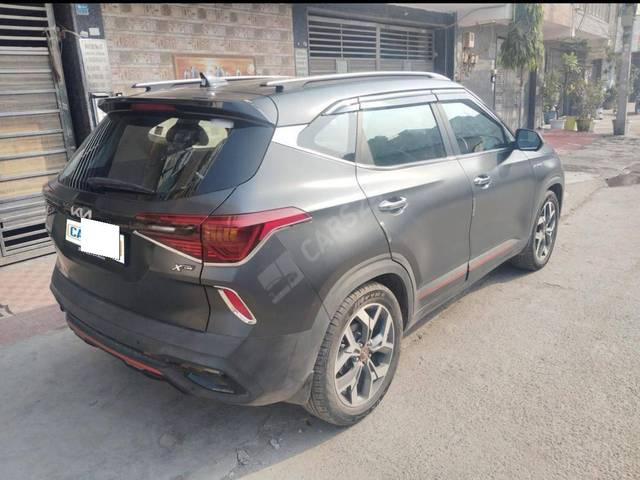 https://images10.gaadi.com/usedcar_image/4319059/original/processed_ef38c9f7171f7c935cbd1de6af248629.jpg?imwidth=6402