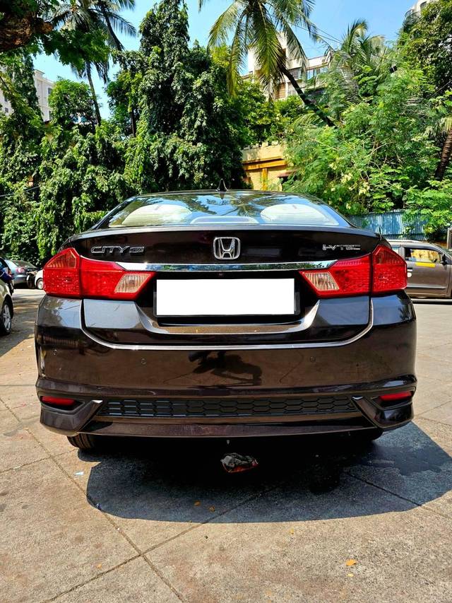 https://images10.gaadi.com/usedcar_image/4319101/original/processed_5bcd0a1698331dd6f5c854591dcd2438.jpeg?imwidth=6402