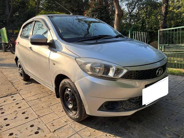 https://images10.gaadi.com/usedcar_image/4319212/original/processed_13a1f8c34a0c72ce1d836666b4879639.jpg?imwidth=6400