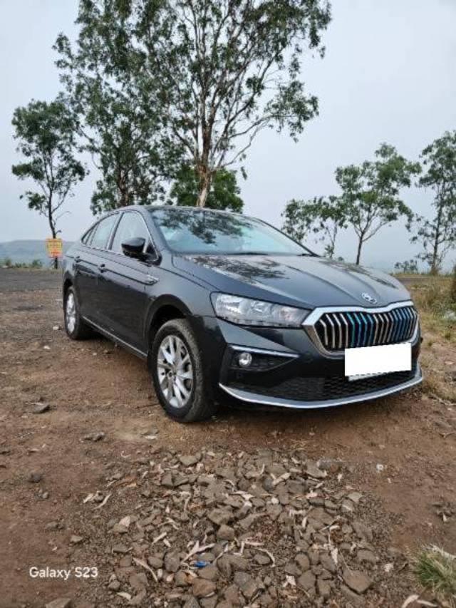 https://images10.gaadi.com/usedcar_image/4319220/original/processed_c55ab739-751c-4b87-b36b-f56aba29312c.jpg?imwidth=6400