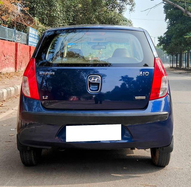 https://images10.gaadi.com/usedcar_image/4319256/original/processed_4e9bf96f51c7e4faf1fb0871e9a28cbe.jpeg?imwidth=6402