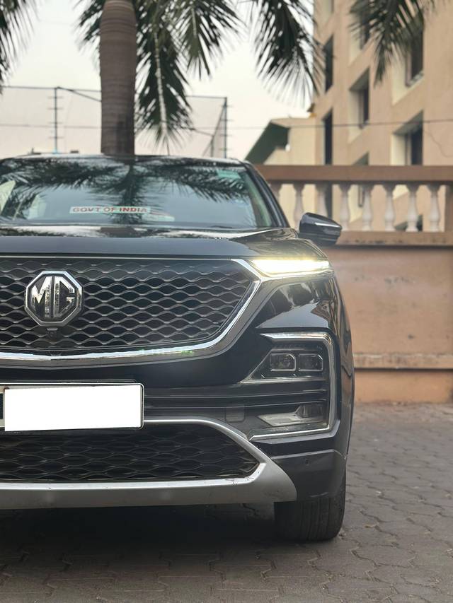 https://images10.gaadi.com/usedcar_image/4319269/original/processed_d48430bf4c0dbe6ce75bd93c3f995fcf.jpg?imwidth=6402