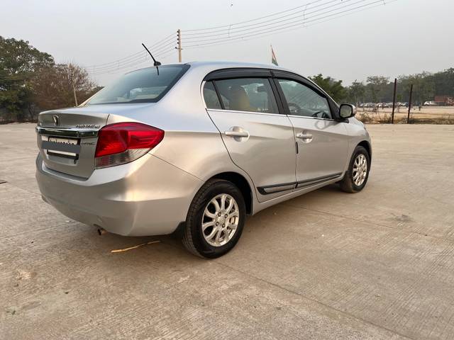 https://images10.gaadi.com/usedcar_image/4319320/original/processed_00e454ab61e743e0c051b0603866f5a9.jpg?imwidth=6402