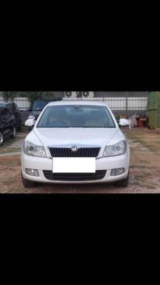 Skoda Laura Skoda Laura Ambiente 2.0 TDI CR MT