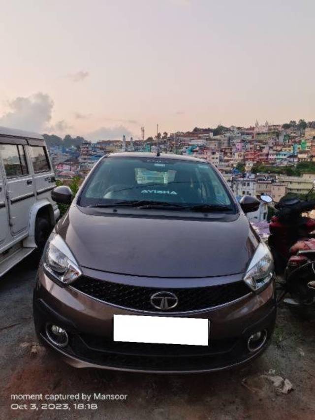 https://images10.gaadi.com/usedcar_image/4319394/original/processed_8e6b26ec-c624-4072-942a-5ac03a28f3a7.jpg?imwidth=6402