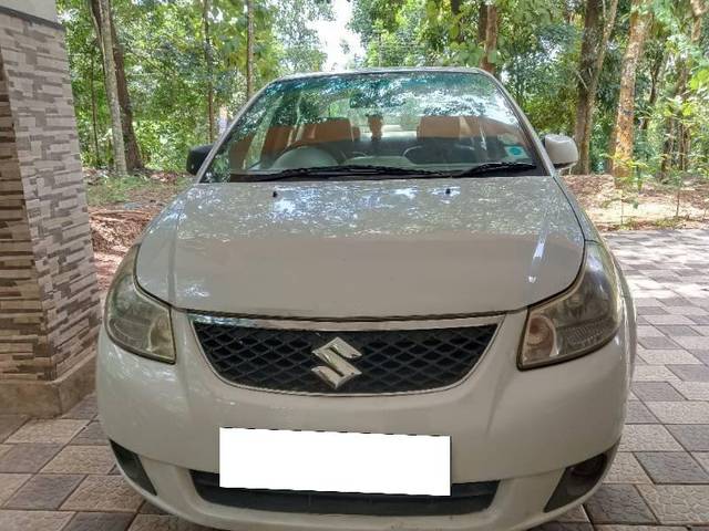 https://images10.gaadi.com/usedcar_image/4319479/original/processed_8bed7a40-b6ca-4f19-8622-da59c09ff23d.jpg?imwidth=6402