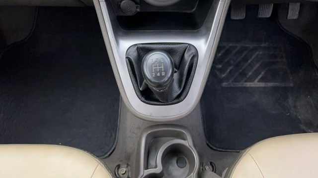 Second-hand 2013 Hyundai i10 Magna 1.1 for sale in Ahmedabad-12