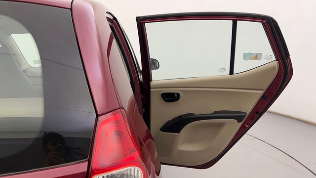 Second-hand 2013 Hyundai i10 Magna 1.1 for sale in Ahmedabad-34