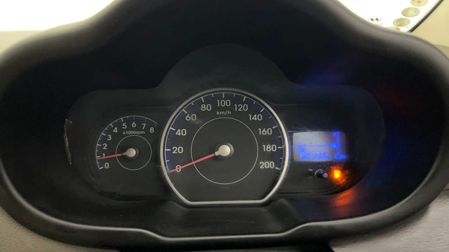 Second-hand 2013 Hyundai i10 Magna 1.1 for sale in Ahmedabad-13