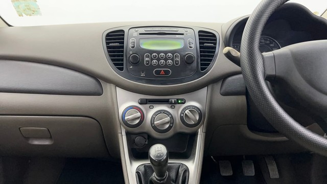 Second-hand 2013 Hyundai i10 Magna 1.1 for sale in Ahmedabad-30