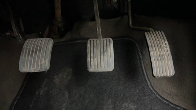 Second-hand 2013 Hyundai i10 Magna 1.1 for sale in Ahmedabad-14