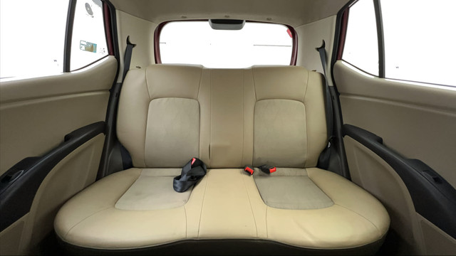 Second-hand 2013 Hyundai i10 Magna 1.1 for sale in Ahmedabad-32
