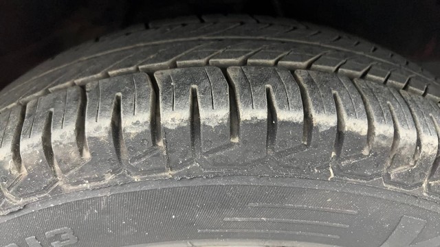 Second-hand 2013 Hyundai i10 Magna 1.1 for sale in Ahmedabad-37