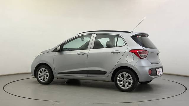 https://images10.gaadi.com/usedcar_image/4320041/original/c2eef3e4eef301d4bc979cbc8bb35a81.JPG?imwidth=6400