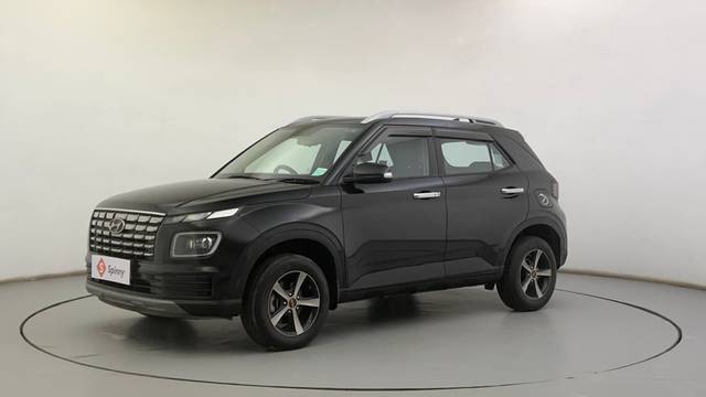 https://images10.gaadi.com/usedcar_image/4320178/original/1f9f92f3e4c0ee2736267c80885b8cee.JPG?imwidth=6400