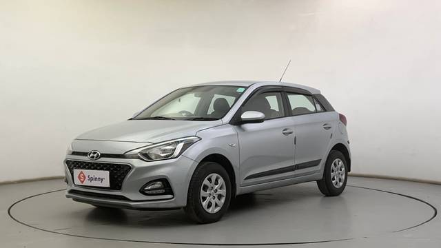 https://images10.gaadi.com/usedcar_image/4320205/original/ecce059ea19ac6353a3fe5a0cadda774.JPG?imwidth=6400