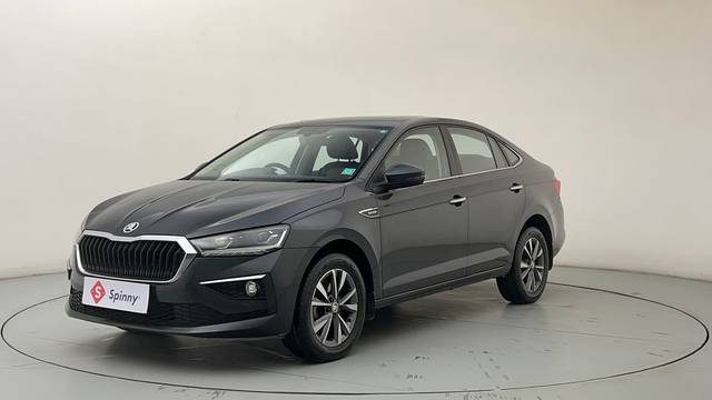 https://images10.gaadi.com/usedcar_image/4320285/original/931f5a57752d9a3f47684e2a1c5237a8.JPG?imwidth=6400